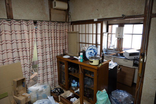 散らかった部屋の風景