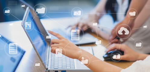 オフィスでのビジネスシーン、IT企業、ビジネスシーン、オフィスワーク、デジタルネットワークイメージ