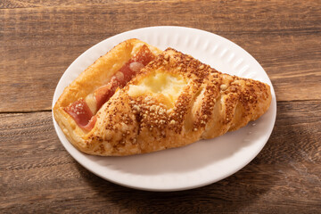 チーズのハムデニッシュ