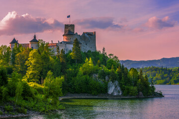 Pieniny. zamek w Niedzicy. © Janusz Lipiński