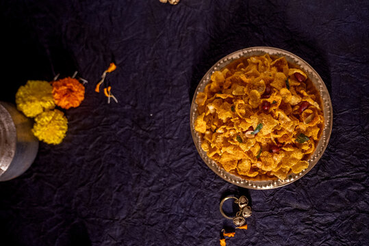 Indian Traditional home made Corn CHIVDA MAKKA CHIVDA NAMKEEN with dryfruits