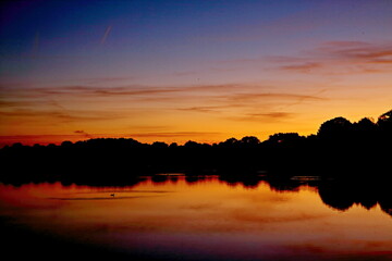 Lever de soleil sur l'&eacute;tang des Boucheries (85)