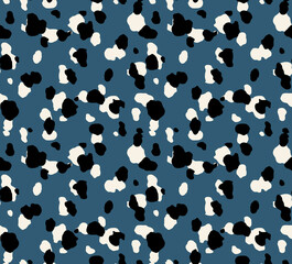 Seamless leopard pattern, animal print.