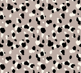 Seamless leopard pattern, animal print.