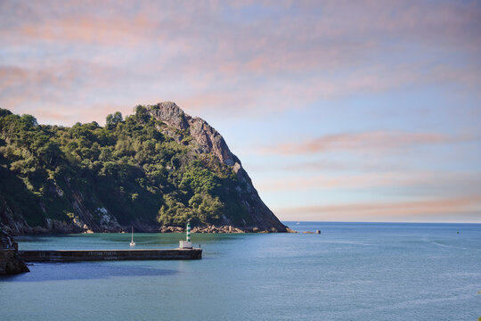 View of the entrance to the port of Gipuzkoa
