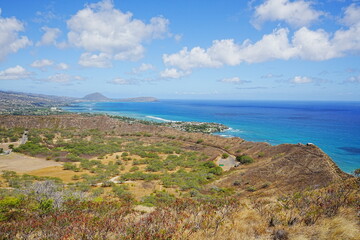 View of Honolulu Hawaii from the Summit of Diamond Head Crater in USA - アメリカ...