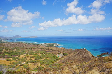 View of Honolulu Hawaii from the Summit of Diamond Head Crater in USA - アメリカ ダイヤモンドヘッド頂上からのホノルル ビーチの風景