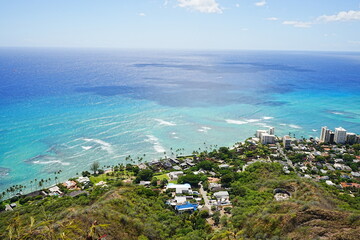 View of Honolulu Hawaii from the Summit of Diamond Head Crater in USA - アメリカ ダイヤモンドヘッド頂上からのホノルル ビーチの風景 © Eric Akashi