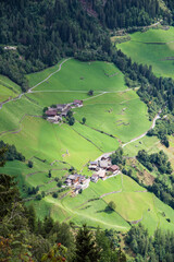 Bergbauernhöfe und Almen