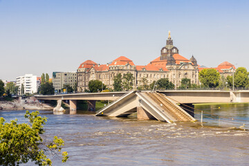Eingestürzte Carolabrücke in Dresden