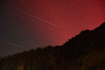 Nordlicht, Polarlicht, Großglockner, Aurora Borealis, Österreich, Himmel, Nacht, Leuchterscheinung, Stickstoff, Sauerstoff, Atome, Erde, Nordhalbkugel, Atmosphäre, Hochatmosphäre, leuchten, selten, ra