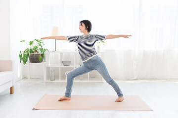 女性　フィットネスイメージ