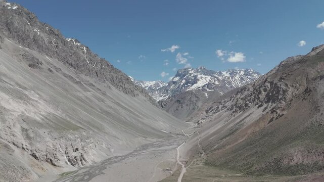 Chile - Caj&oacute;n del Maipo, Cordillera de los Andes 4K Drone Footage, Santiago de Chile, San Jos&eacute; - Monta&ntilde;a, Senderismo, Nieve, Glaciar G