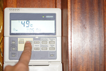 temperature controller for domestic hot water by solar energy to 49ºC