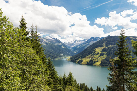 Scenic view of Durla�boden reservoir and surrounding mountains, Alps, Austria.