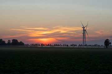 Obraz premium Sunset-Windturbine