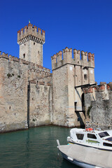 Scaligerburg, Castello Scaligero, in Sirmione, Wasserburg am Südufer des Gardasee, Provinz...