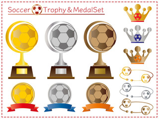 トロフィー■サッカーボールのトロフィー＆メダルのセット © yuriharu