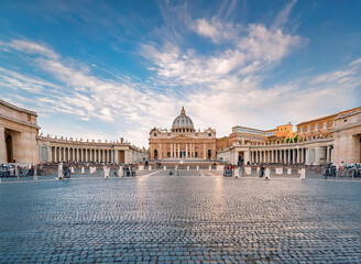 Naklejka premium Rome, Italy. St. Peter's Square With Papal Basilica Of St. Peter In The Vatican