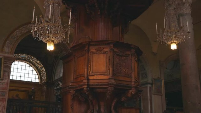 Discover The Basilica of Santa Maria in Araqueli with its impressive wooden wooden pulpit 