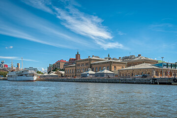 Gothenburg is a large Swedish city located at the mouth of the Göta River, on the west coast of the country.