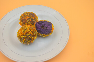 Taro balls in the plate