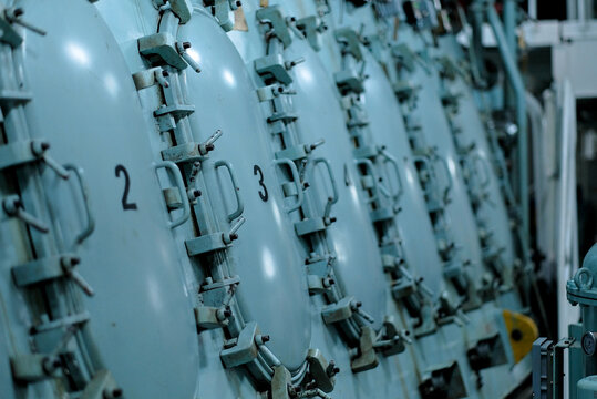 Two-Stroke Main Engine Crankcase Structure Inspection