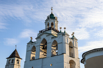 Fototapeta premium Yaroslavl, Yaroslavl region, Russia - 14.09.2024. Belfry with the Church of Our Lady of the Caves of the Yaroslavl Kremlin