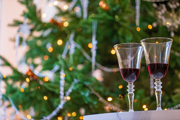 mulled wine in the crystal flutes