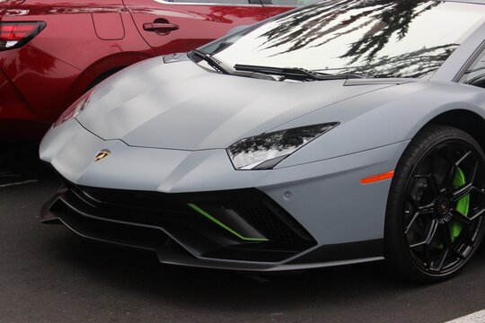 Lamborghini Aventador LP 780-4 Ultimae: Most Powerful V12 Supercar, 780 CV, 0-100 km/h in 2.8s, Limited Edition Icon
