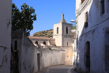 Fototapeta premium street of ginosa, puglia, italy