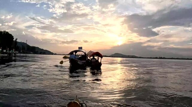 Boat floting in Dal Lake, Srinagar, India