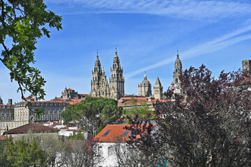 Obraz premium Santiago de Compostela, Galizia, panorama sulla cattedrale e la città antica dalla salita al Parque della Alameda - Spagna