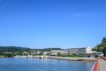 Obraz premium 日本三景 松島の海岸を歩く 