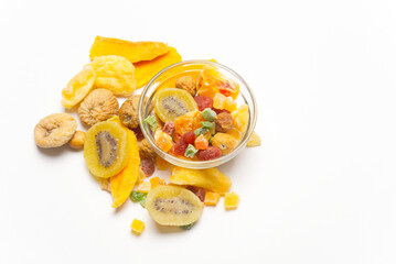 Various dried fruits 15