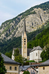 Fototapeta premium Zernez, Dorf, Kirche, San Maurizius, Kapelle, Ofenpass, Nationalpark, Herbst, Herbstfarben, Herbstwanderung, Graubünden, Engadin, Pass, Passstrasse, Val Müstair, Alpen, Schweiz