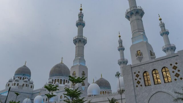 Solo, Indonesia - May 10, 2024. Timelapse of the atmosphere at the Sheikh Zayed Mosque in the afternoon.