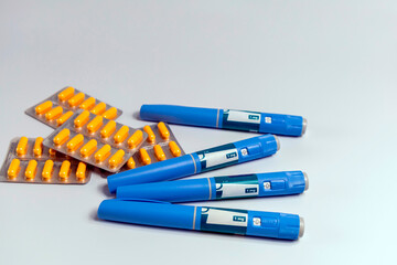  Ozempic Insulin injection pen for diabetics and weight loss and a bunch of pills