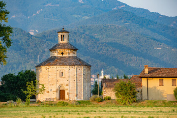 Rotonda di San Tomè building in Romanesque style