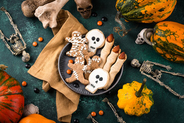 Halloween scary gingerbread cookies for party