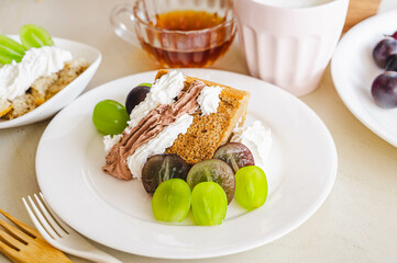珈琲米粉シフォンとフルーツ