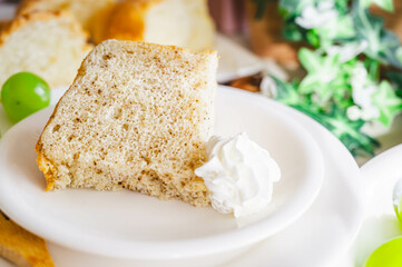 米粉の紅茶シフォンケーキ　生クリーム添え