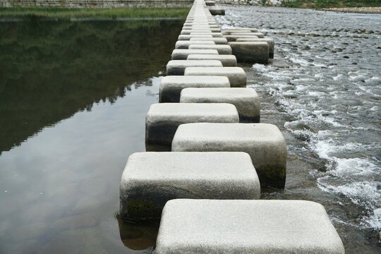 Stepping stone