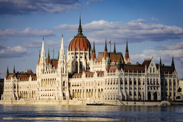 Fototapeta premium hungarian parliament building