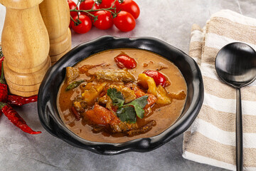 Yellow Thai curry with beef