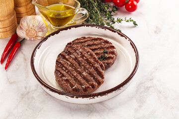 Grilled beef cutlet for burger