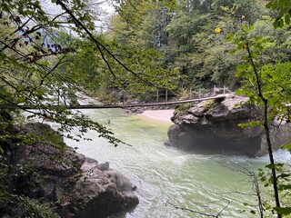 Brjeka footbridge, Bovec (Triglav National Park, Slovenia) - Die Fußgängerbrücke Brjeka über...