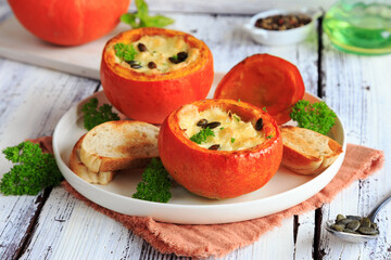 gefüllter kürbis gebacken