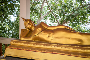 statue of buddha