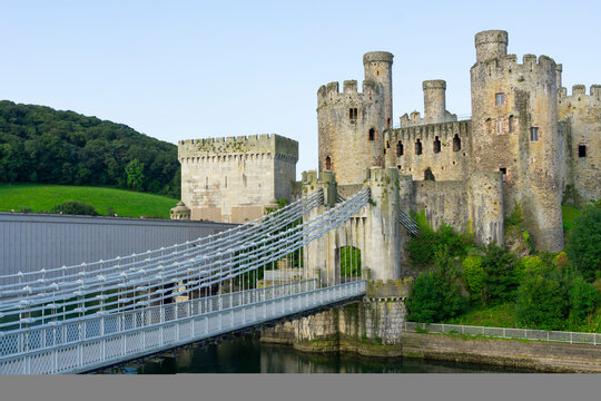 Three bridges across Conwy River at Castle